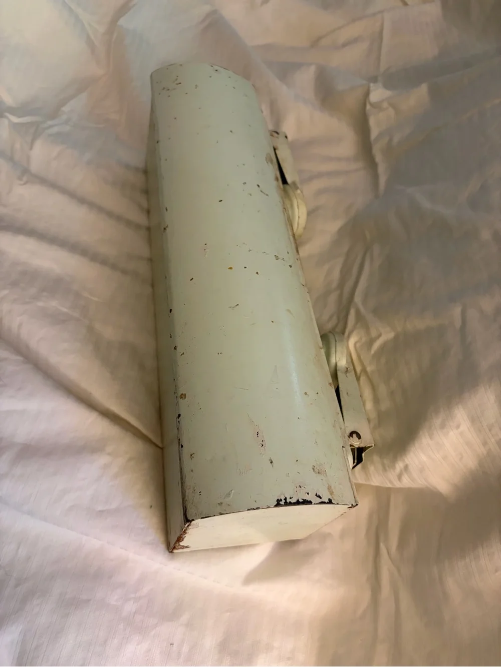 Vintage. Metal Paper Towel Holder Box - White